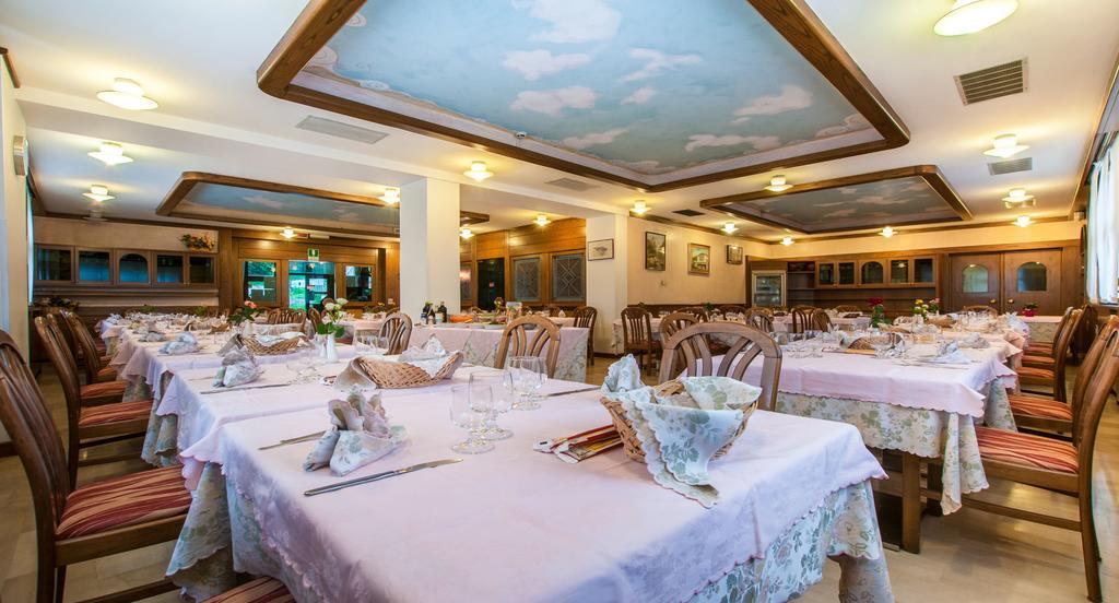 Albergo Sayonara Comano Terme Eksteriør billede