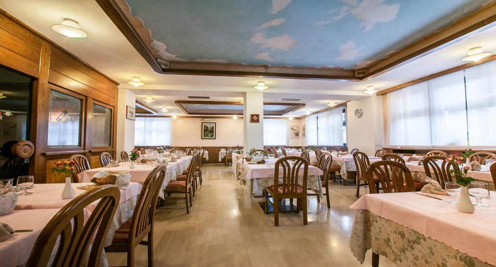Albergo Sayonara Comano Terme Eksteriør billede