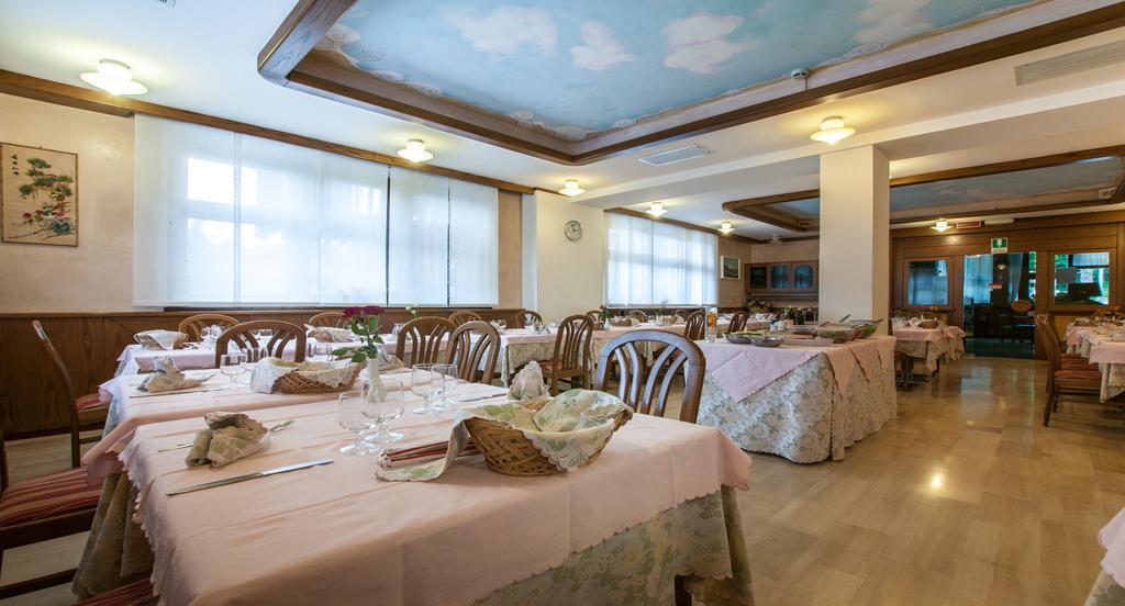 Albergo Sayonara Comano Terme Eksteriør billede
