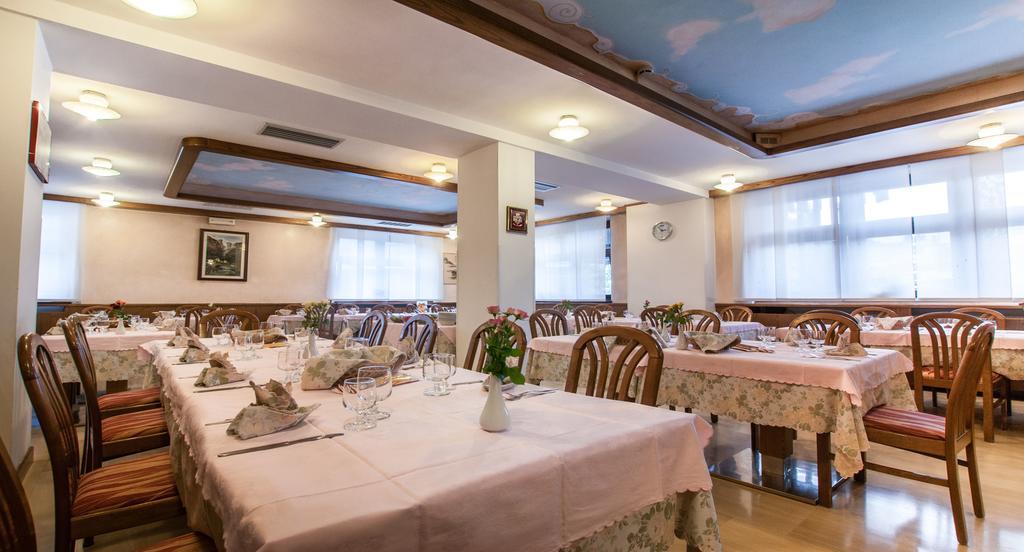 Albergo Sayonara Comano Terme Eksteriør billede