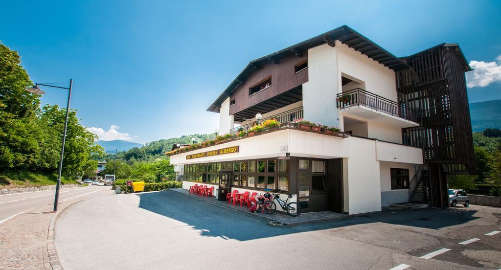 Albergo Sayonara Comano Terme Eksteriør billede
